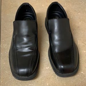 Black skecher dress shoes, Men’s as 9